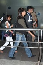 Gauri Khan snapped at airport leaving for London in International Airport on 6th June 2012 (1).JPG